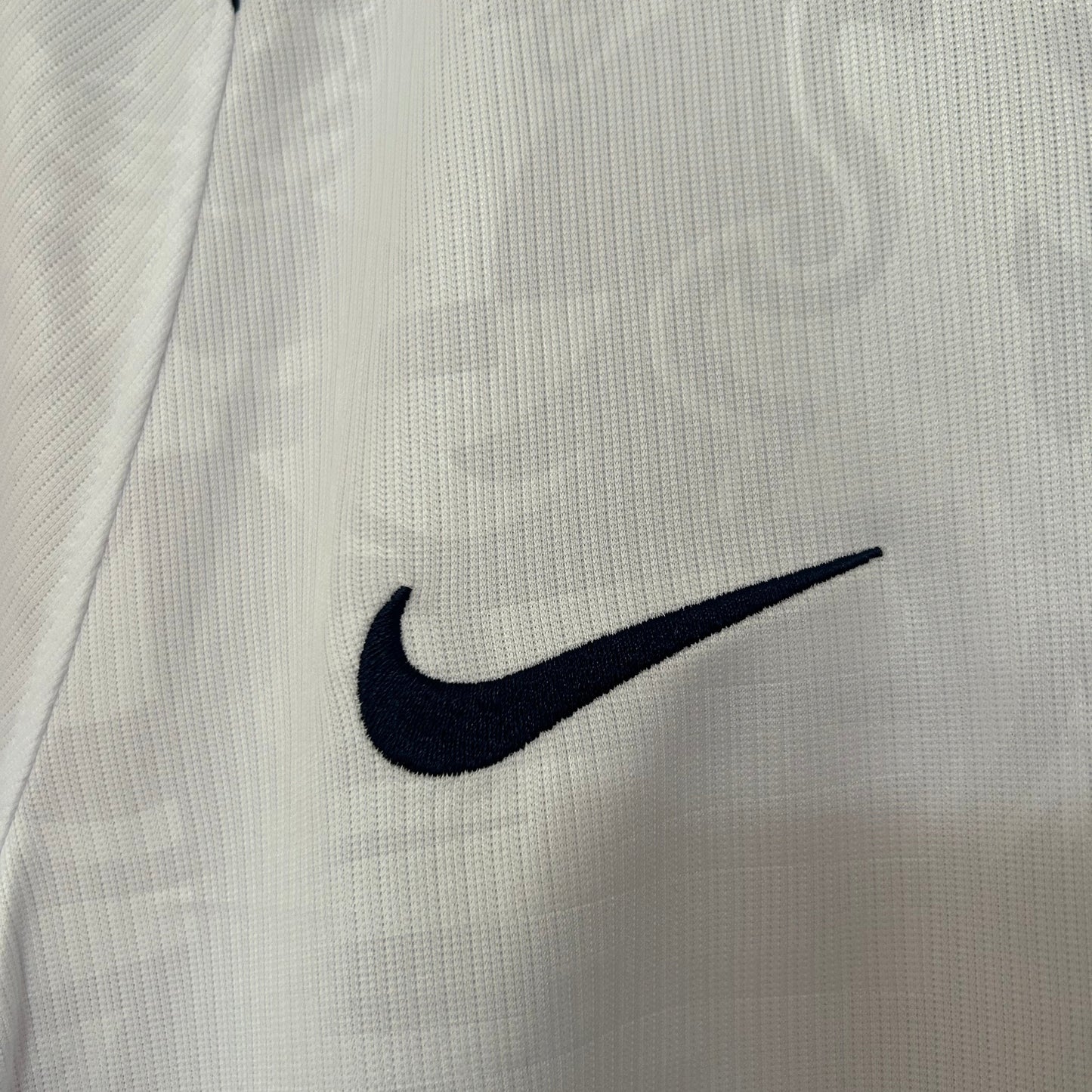 Maillot Angleterre Domicile 2026 zoom logo