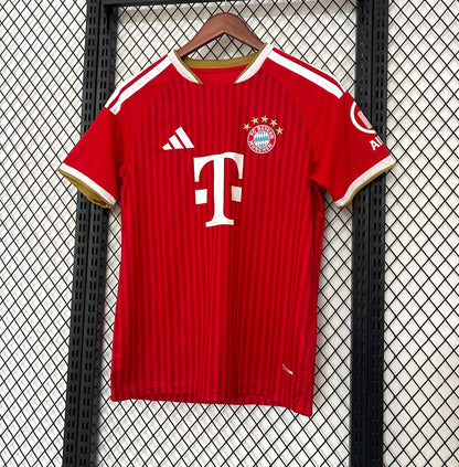Maillot Bayern Munich Domicile 2026/2027 vue face Roten