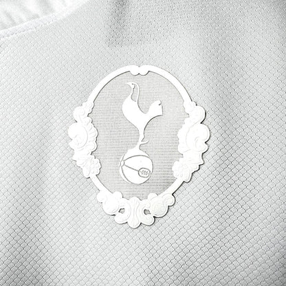 Maillot Tottenham Domicile 2026/2027 zoom logo