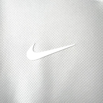 Maillot Tottenham Domicile 2026/2027 détail col
