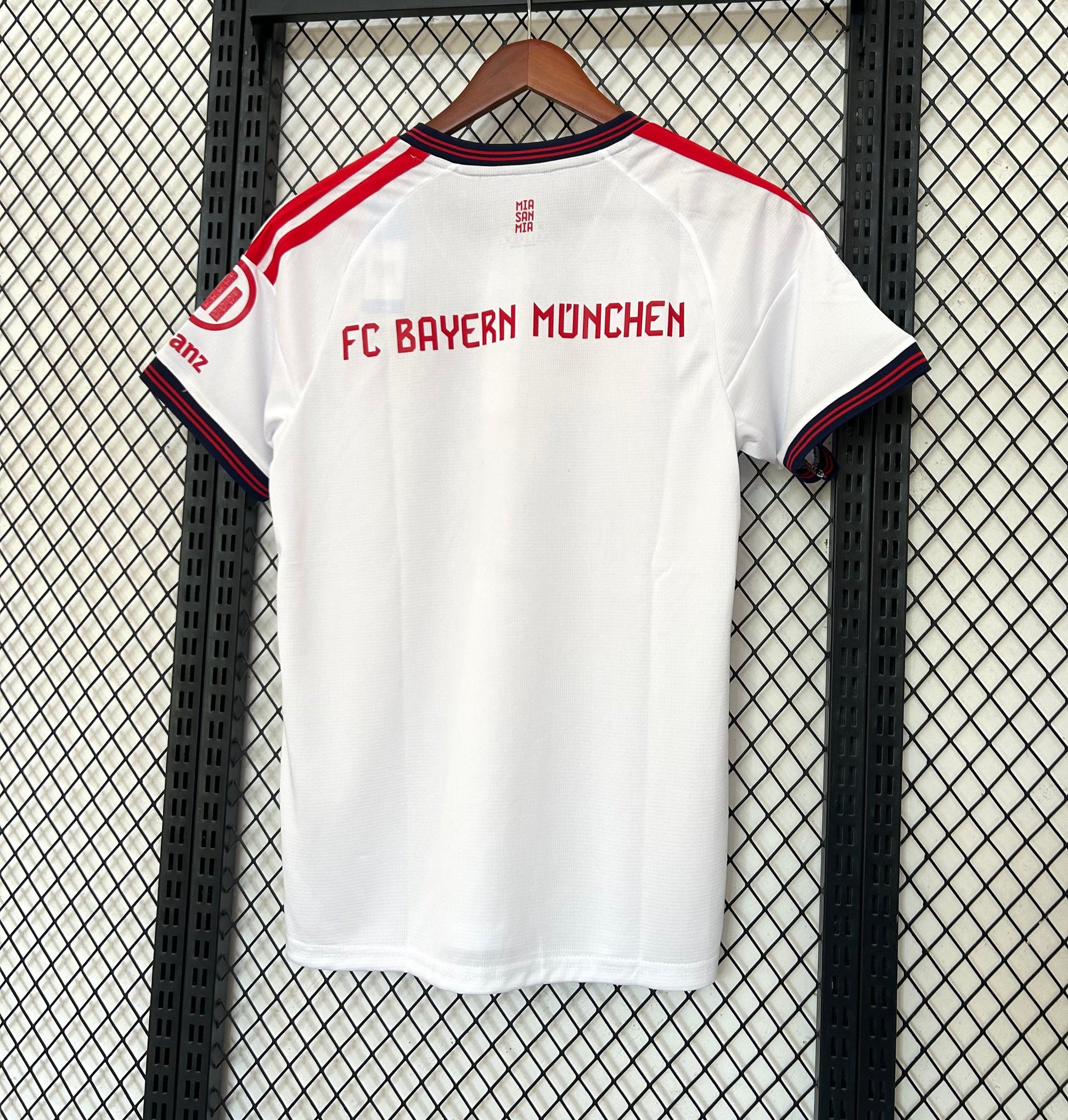 Maillot Bayern Munich Extérieur 2026/2027 vue dos
