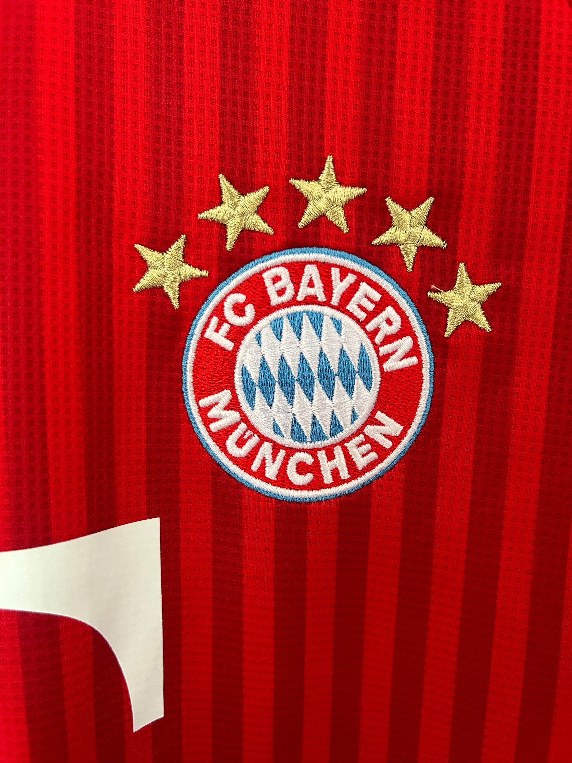 Maillot Bayern Munich Domicile 2026/2027 zoom logo
