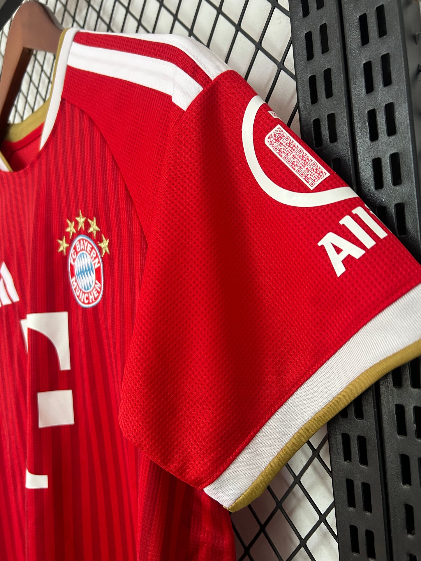Maillot Bayern Munich Domicile 2026/2027 détail