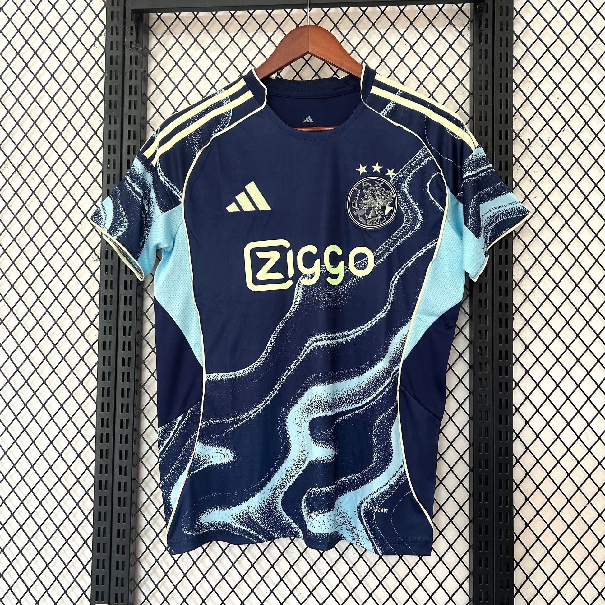 Maillot Ajax Domicile 2026/2027 vue face Amsterdam